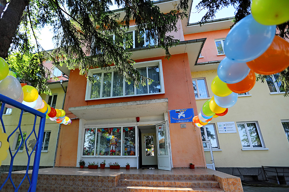 ДГ Сладкопойна чучулига - с. Джулюница